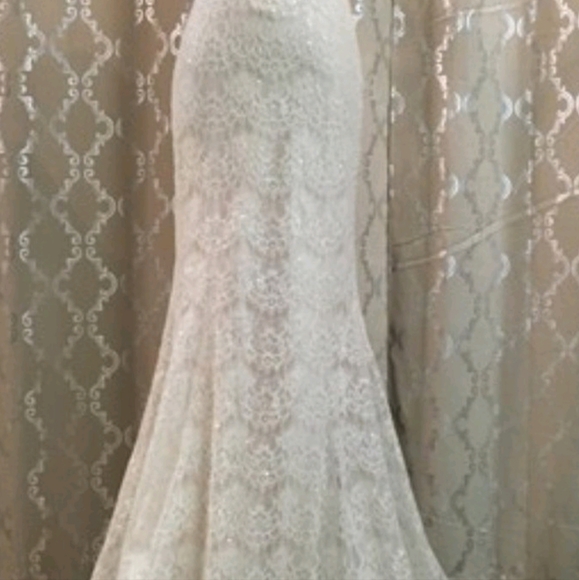 Allure Bridal wedding dress Size 14 - Picture 4 of 14